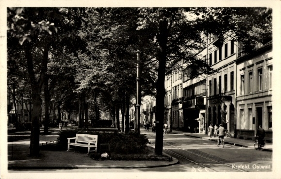 Ak Krefeld am Niederrhein, Ostwall, Straßenpartie
