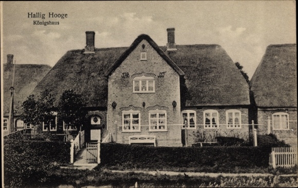 Postcard Hallig Hooge in Nordfriesland, royal house, exterior view of a residential building