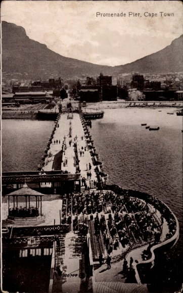 Ak Cape Town Kapstadt Südafrika, Promenade Pier,  Menschen, Bäume, Wasser, Berge