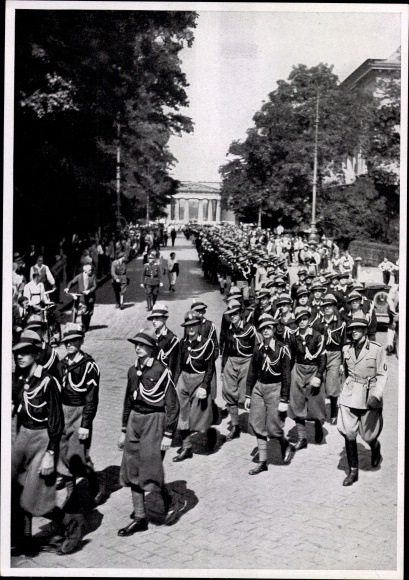 Sammelbild Deutschland erwacht Nr. 75, Die Avanguardia besucht das Braune Haus in München 1932
