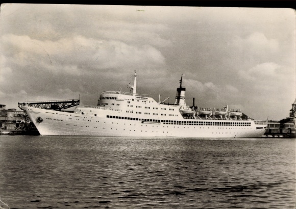 Postcard FDGB holiday ship TMS Fritz Heckert