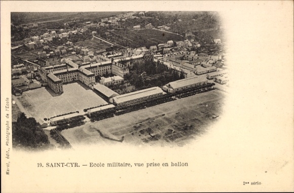 Ak Saint Cyr l'Ecole Yvelines, Ecole militaire, vue prise en ballon