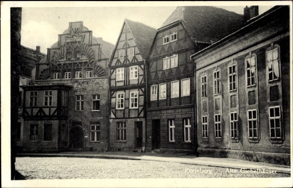 Postcard Perleberg in der Prignitz, Old gabled houses