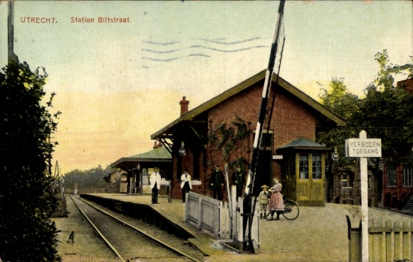 Postcard Utrecht Netherlands, Biltstraat station, track side, barrier