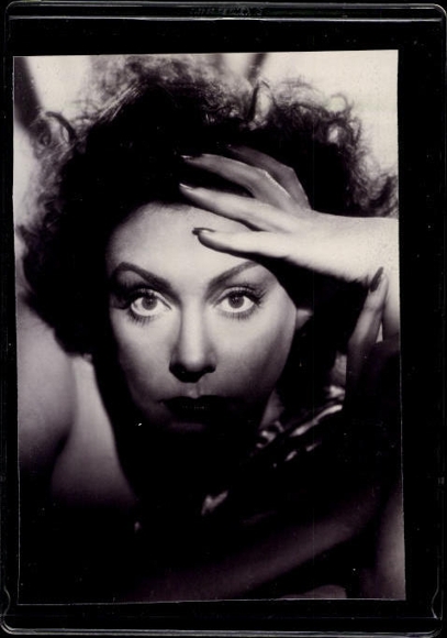 99 press photos Zarah Leander, portraits and film scenes