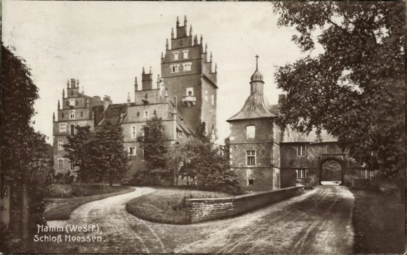 Postcard Heessen Hamm in Westphalia, Heessen Castle