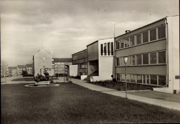 Postcard Bernburg an der Saale, Polytechnic High School Yuri Gagarin, building view, modern architecture