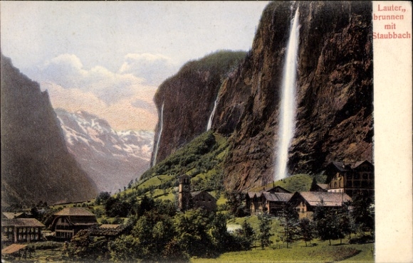 KP Lauterbrunnen Kanton Berno, krajobraz z wodospadem, górami, budynkami, kościołem
