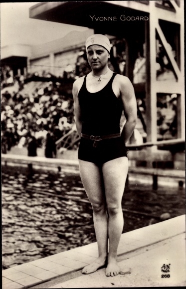 Postcard Yvonne Godard, French freestyle swimmer