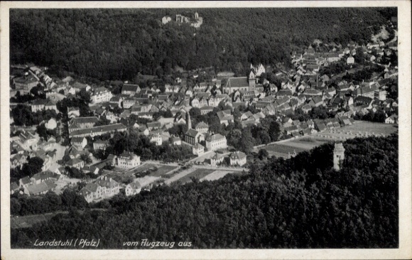 Ak Landstuhl in de Pfalz, stadsaanzicht, luchtfoto