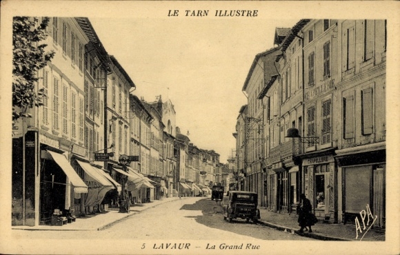 Postcard Lavaur Tarn, La Grand Rue, shops, old cars, architecture