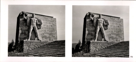 Stereo image photo "German Sculpture of Our Time", No. 75 Torchbearer, Ordensburg Vogelsang
