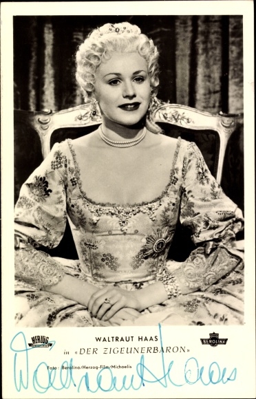 Postcard Actress Waltraut Haas, Portrait, Autograph, The Gypsy Baron