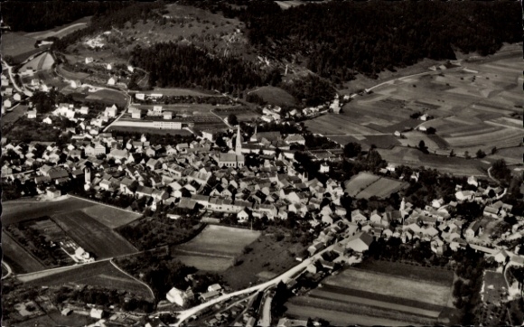 Ak Dietfurt an der Altmühl Oberpfalz, Luftbild von  Kirche, Landhäuser, Felder, Wanderwege