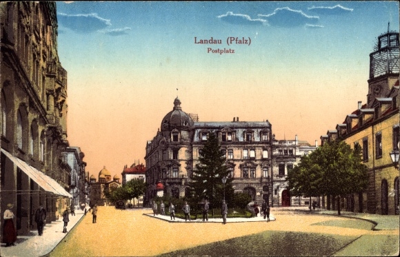 PC Landau in der Pfalz, Postplatz, house facades, passers-by