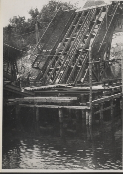 Original Fotos Berlin Tempelhof, zerstörte Germelmann-Brücke, um 1945/46, ca. 12 x 17 cm