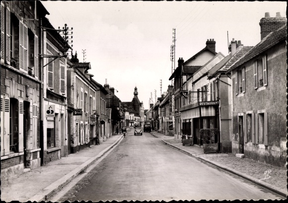 Postcard Bonnieres Yvelines, Rue Marcel Sembat