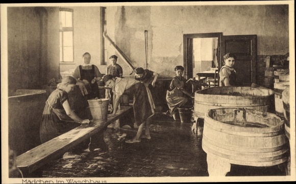 Ak Preußisch Oldendorf in Westfalen, Erziehungsanstalt Pollertshof, Mädchen im Waschhaus