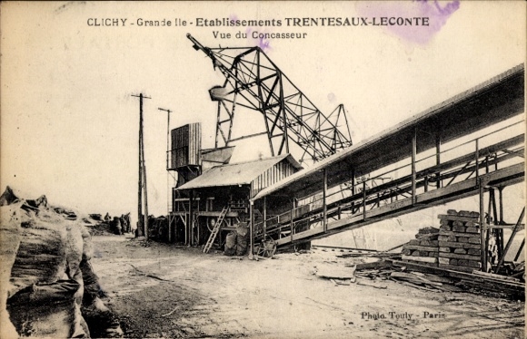 Postcard Clichy Hauts de Seine, Grande Ile Etablissements Trentesaux-Leconte, Vue du Concasseur