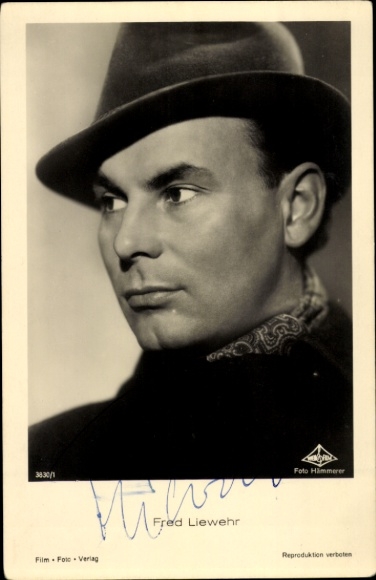 Postcard actor Fred Liewehr, portrait, hat, Vienna Film 3830/1, autograph