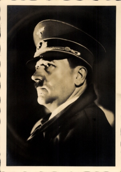 Ak Führer en rijkskanselier Adolf Hitler, portret