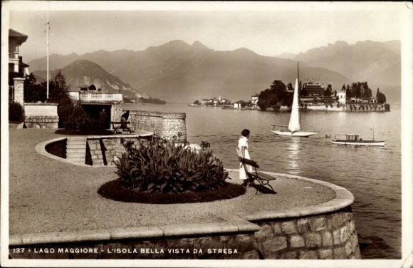 Ak Stresa Borromeo Lago Maggiore Piemonte, Landschaft mit See, Segelboot, Berge, Stresa, Index...