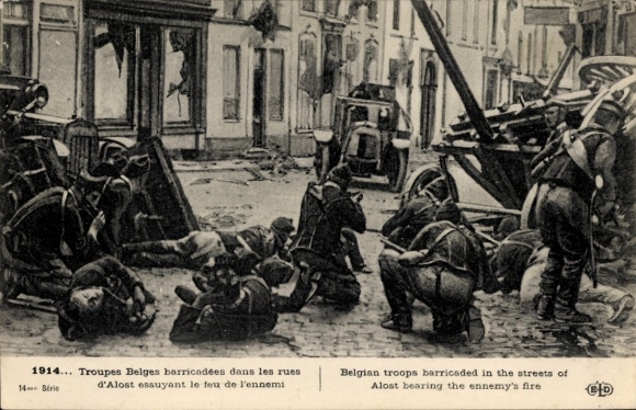 PC Belgian troupes barricades in the streets of Alost bearing the enemy's fire