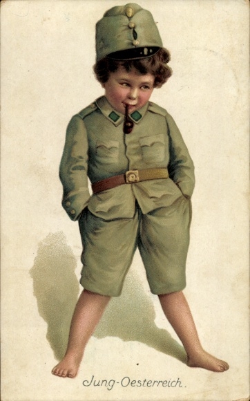 Ak Jung-Osterreich, Rauchender Junge in Uniform