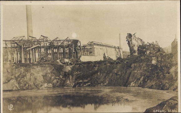 Photo Postcard Oppau Ludwigshafen am Rhein, explosion of the nitrogen plant in 1921