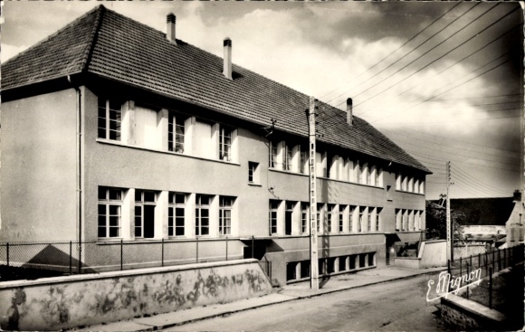 Ak Tournan en Brie Seine et Marne, Ecole de Filles