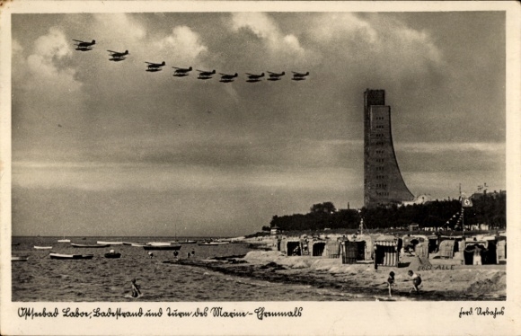 Ak Oostzeebadplaats Laboe, strand, Marinemonument