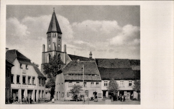 Ak Wittichenau in der Oberlausitz, Markt und Kirche,  Gebäude, grauenvoll