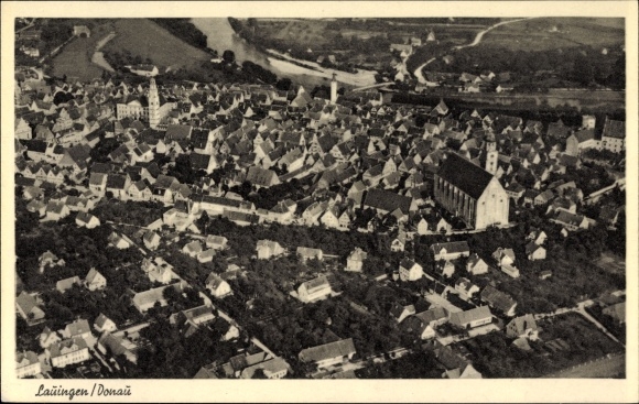 Ak Lauingen aan de Donau Schwäbische Alb, totaalaanzicht van het dorp, kerk, luchtfoto