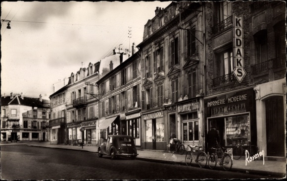 Ak Livry Gargan Seine Saint Denis, Place de la Liberation