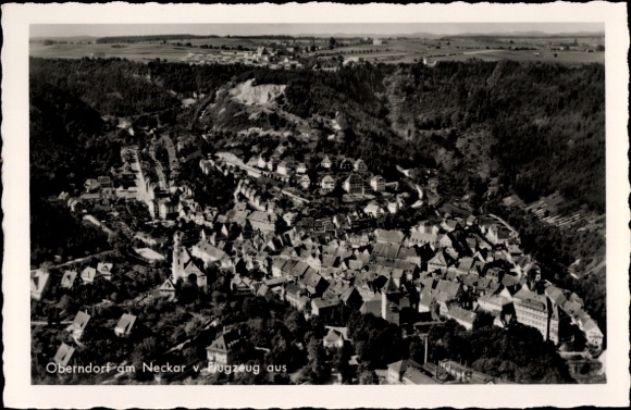 Ak Oberndorf am Neckar, Luftbild von   Architektur, Flusslandschaft
