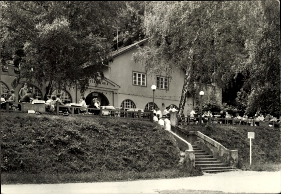 Ak Waldsieversdorf Märkische Schweiz, Restaurant Ficherkehle, mensen op het terras, bomen in de