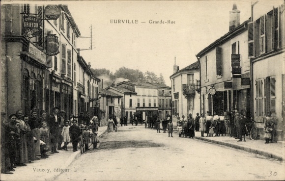 KP Eurville Haute Marne, Grande-Rue, CYCLES GRIFFON, stare budynki, ludzie