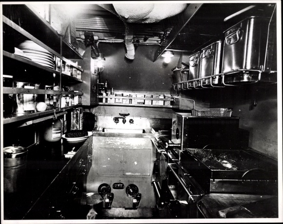Foto Amerikanisches Kriegsschiff, U-Boot, Innenansicht, Küche