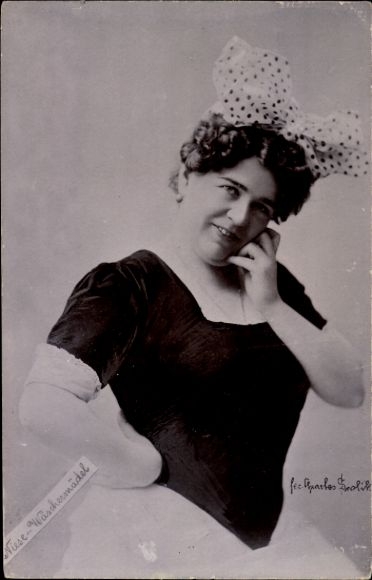 Artist Postcard Brüning, Max, portrait of a young woman, Athenian