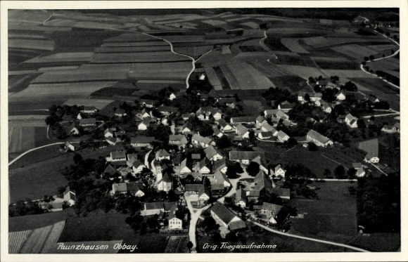 Ak Paunzhausen in Oberbayern, Luftaufnahme des Ortes, ländliche Gegend, Feld und Häuser