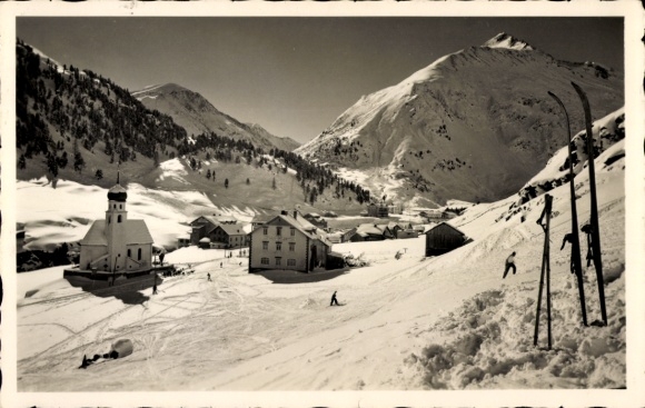 Ak Vent Sölden in Tirol, Schneelandschaft, Skifahrer, Kirche, Berge, Tirol
