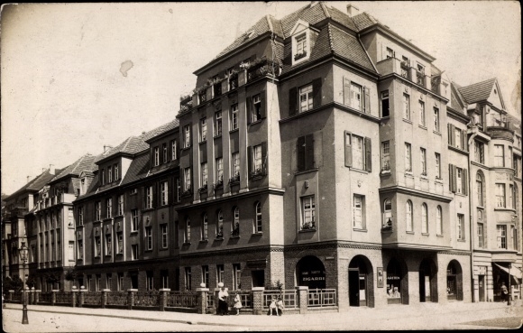 Photo PC Berlin Lankwitz? Oberschoeneweide? Siemensstrasse, corner building, shop