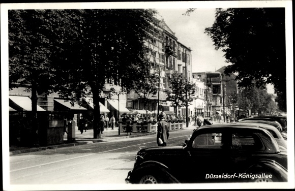 Ak Düsseldorf,  Königsallee, Autos, Passanten