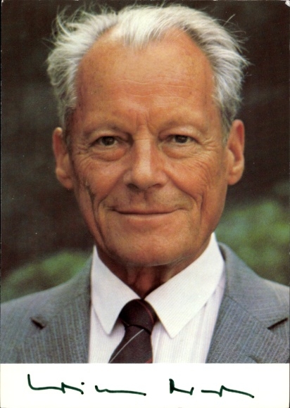 Postcard Willy Brandt, fourth Chancellor of the Federal Republic of Germany from 1969 to 1974, portrait, autograph