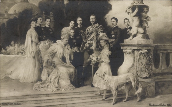 Artist Postcard Keller, Ferdinand, German Imperial House under Kaiser Wilhelm II, Greyhound