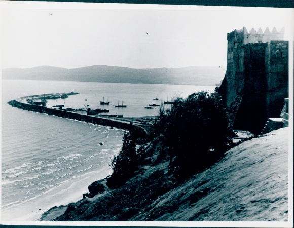 Photo film scene Tanger, the city with two faces, port, FRG 1952, Jordan J. von Boyadjieff