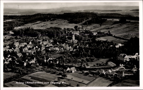 KP Arberg w środkowej Frankonii, widok z lotu ptaka na Arberg, środkowa Frankonia, widok na wioskę, tradycyjny Ar