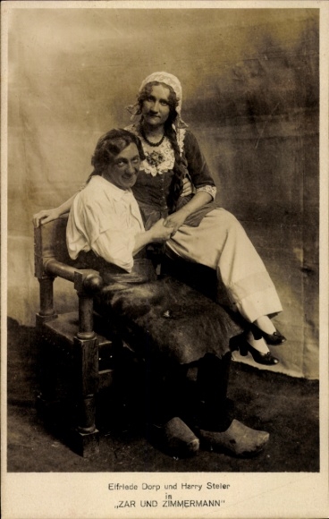 Postcard Opera singers Elfriede Dorp and Harry Steier in Tsar and Carpenter