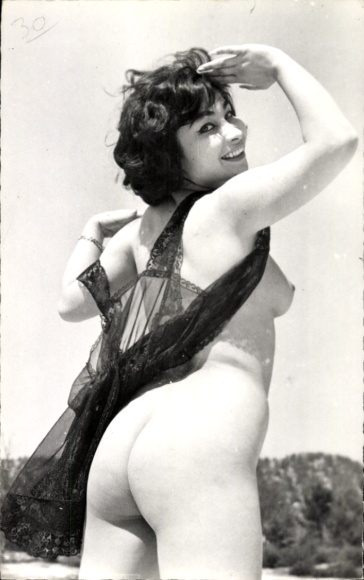 Foto Frauenakt, nackte Frau, Po, Busen