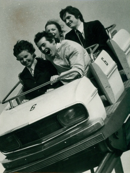 Foto Hans Joachim Spremberg, Wagen einer Achterbahn, Fahrgäste